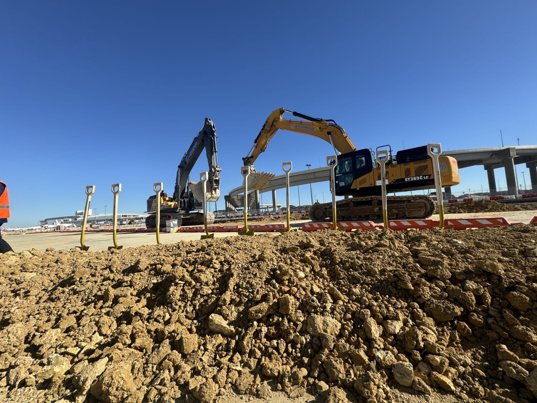 Terminal F Concourse and Skylink Project - CARCON INDUSTRIES